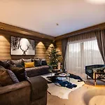 Apartahotel Manali By Alpine Courchevel