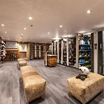 Apartahotel Manali By Alpine Courchevel
