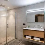 Apartahotel Manali By Alpine Courchevel