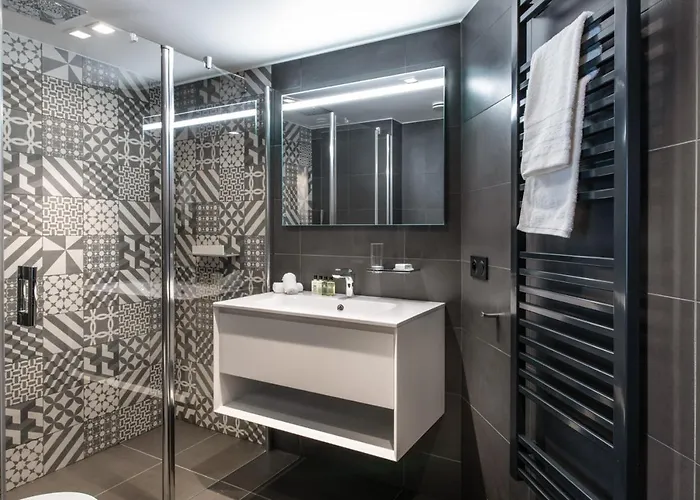 Manali By Alpine 5* 谷雪维尔